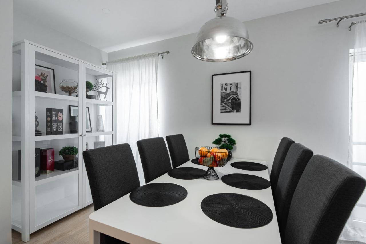 Airhome - Black&White Tallinn Dış mekan fotoğraf